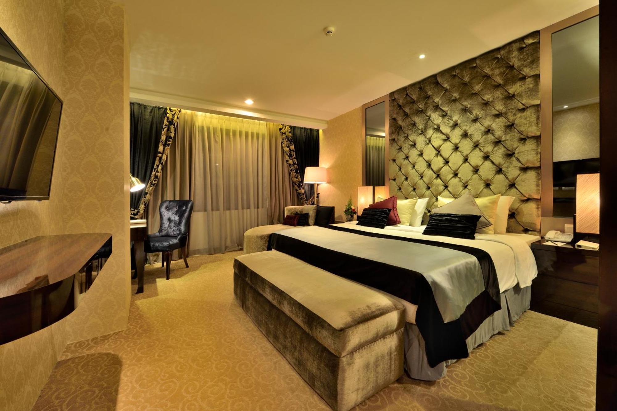 Hotel Amaroossa Grande à Bekasi Extérieur photo