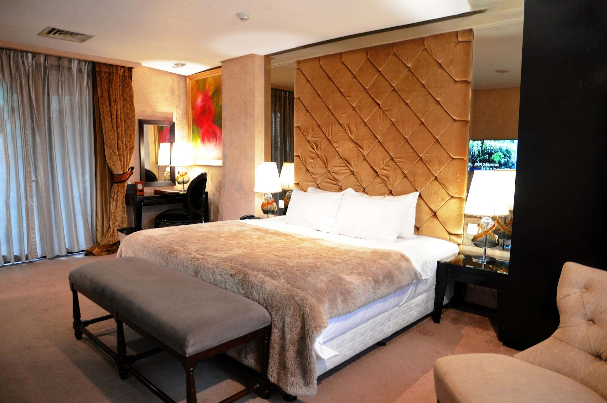 Hotel Amaroossa Grande à Bekasi Extérieur photo