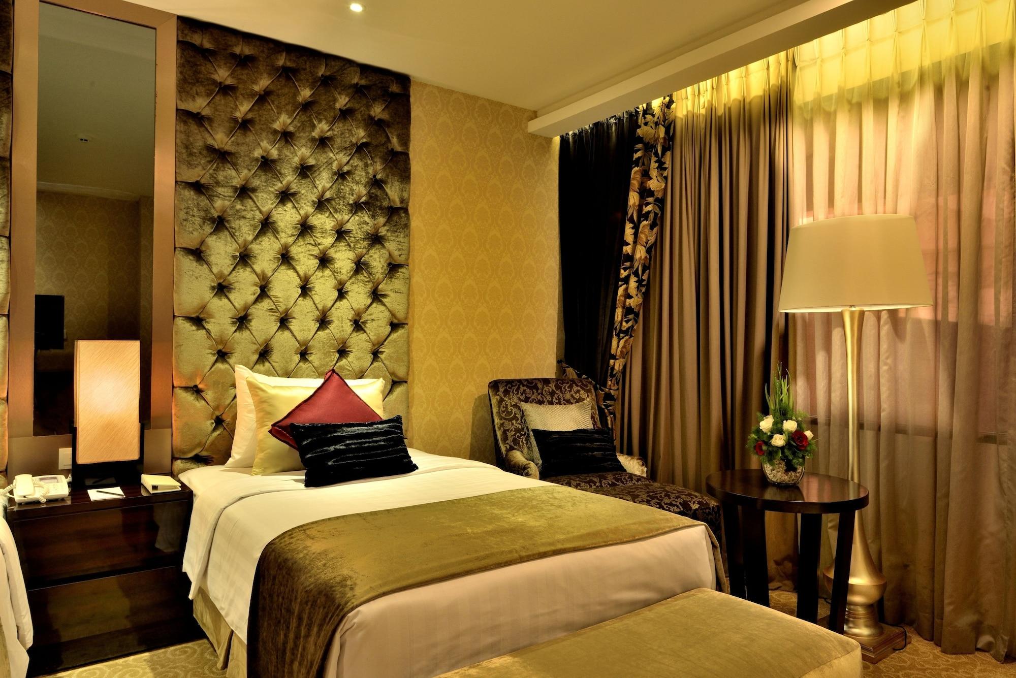 Hotel Amaroossa Grande à Bekasi Extérieur photo