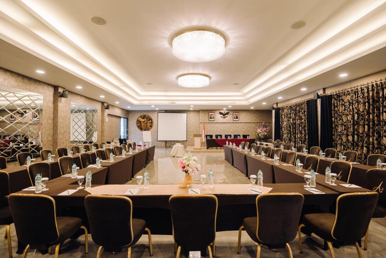 Hotel Amaroossa Grande à Bekasi Extérieur photo