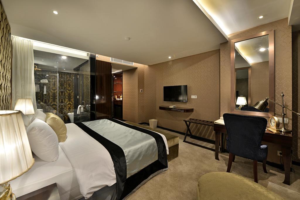 Hotel Amaroossa Grande à Bekasi Extérieur photo