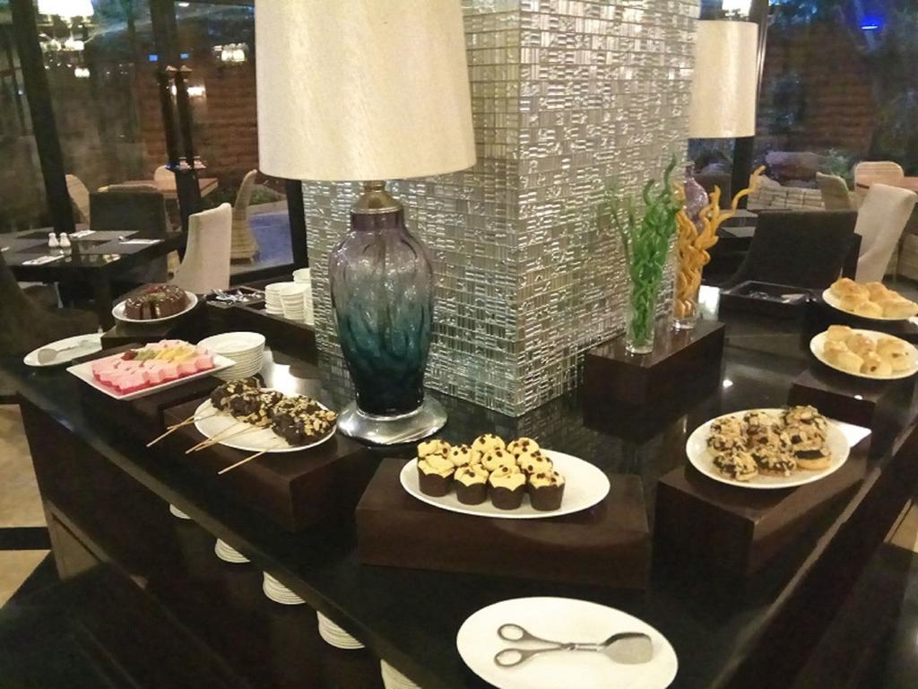Hotel Amaroossa Grande à Bekasi Extérieur photo