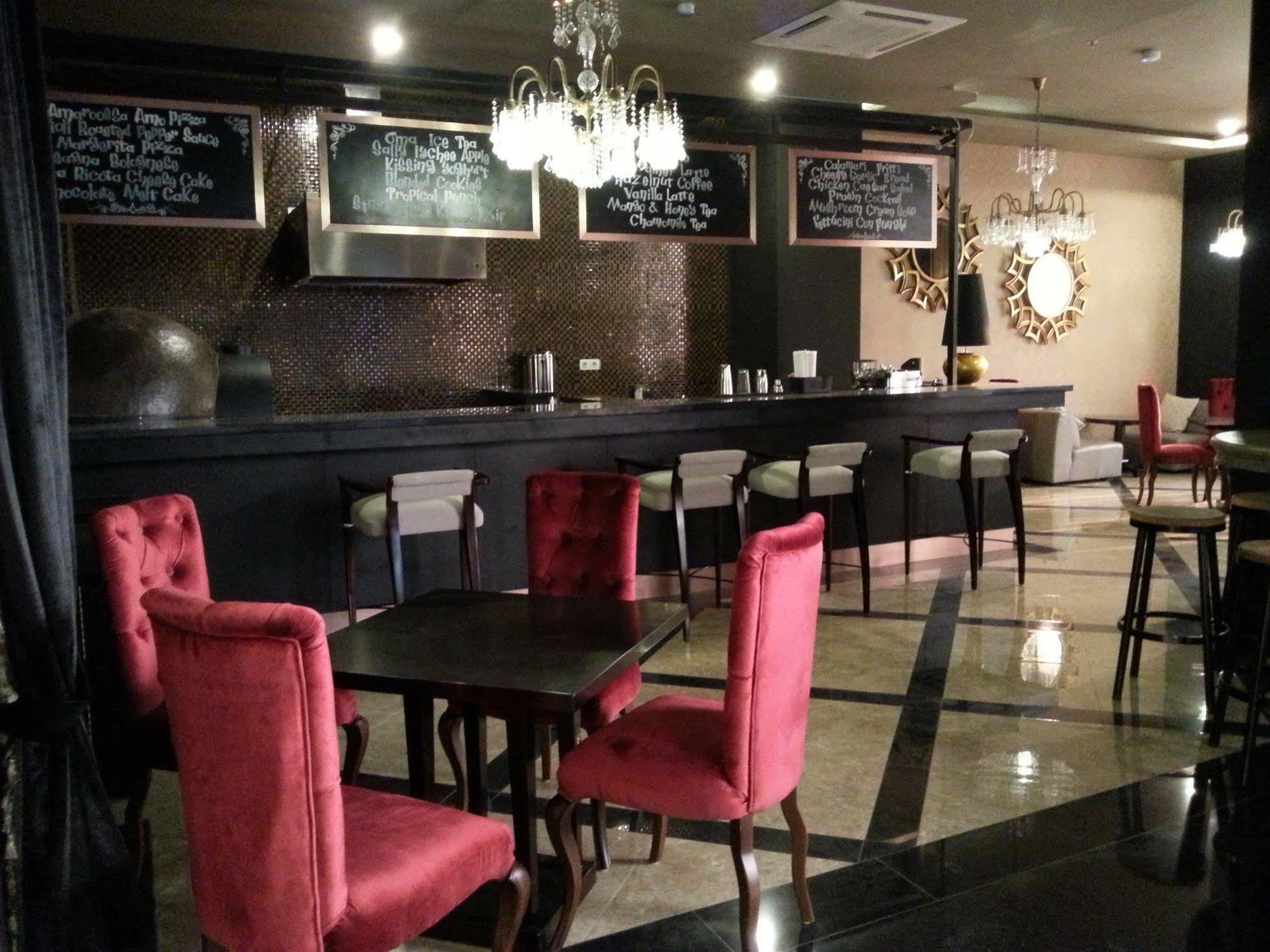 Hotel Amaroossa Grande à Bekasi Extérieur photo