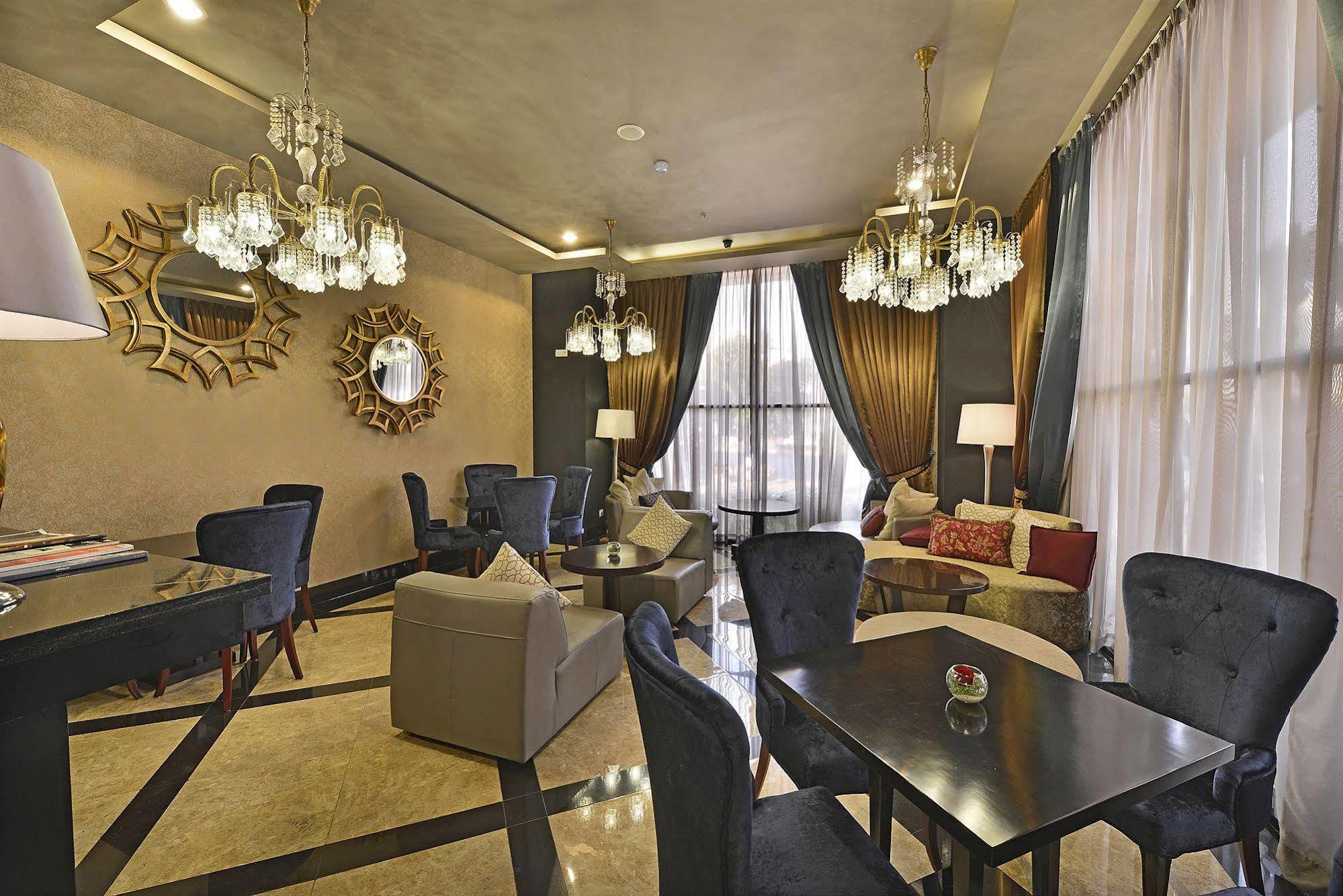 Hotel Amaroossa Grande à Bekasi Extérieur photo