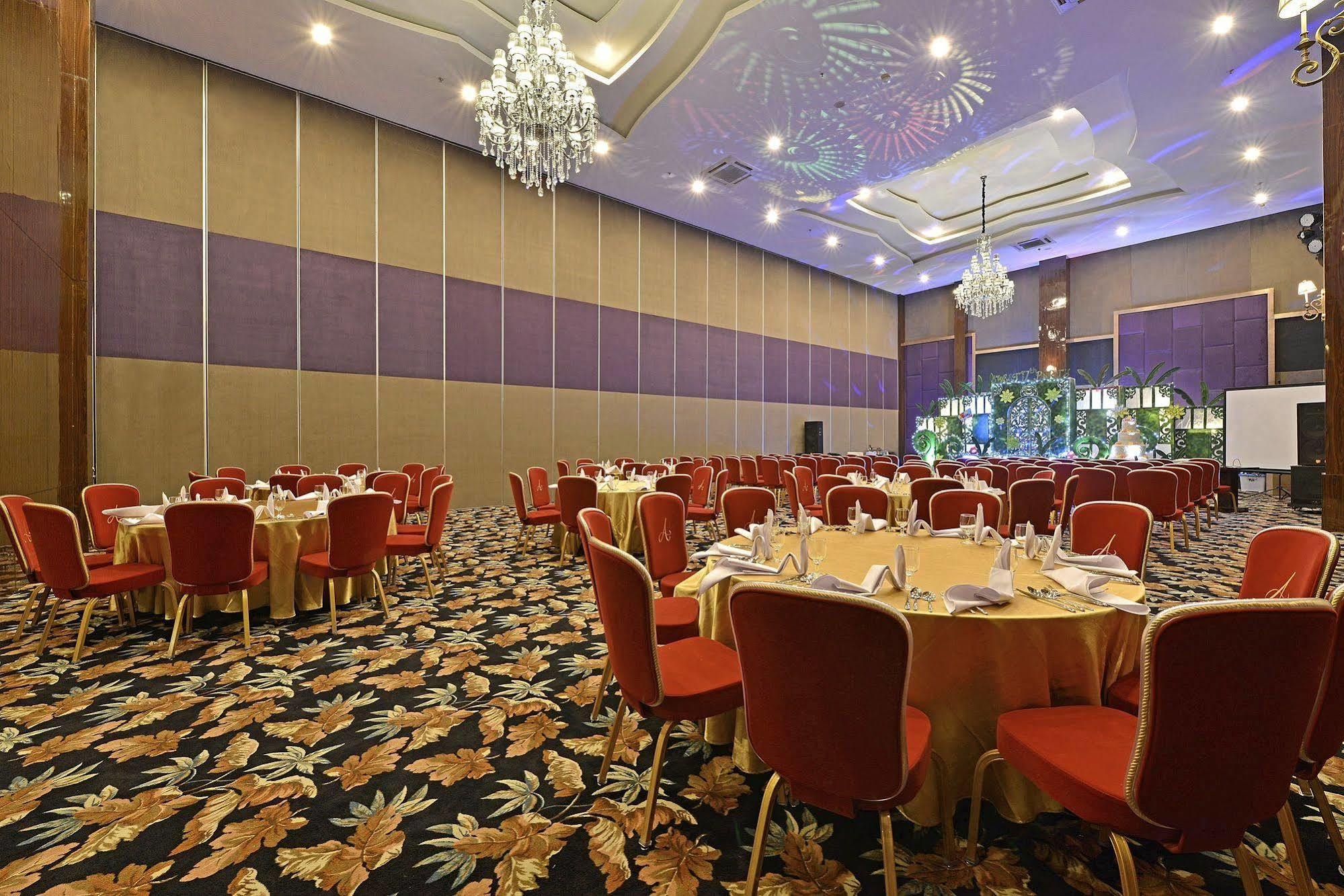 Hotel Amaroossa Grande à Bekasi Extérieur photo