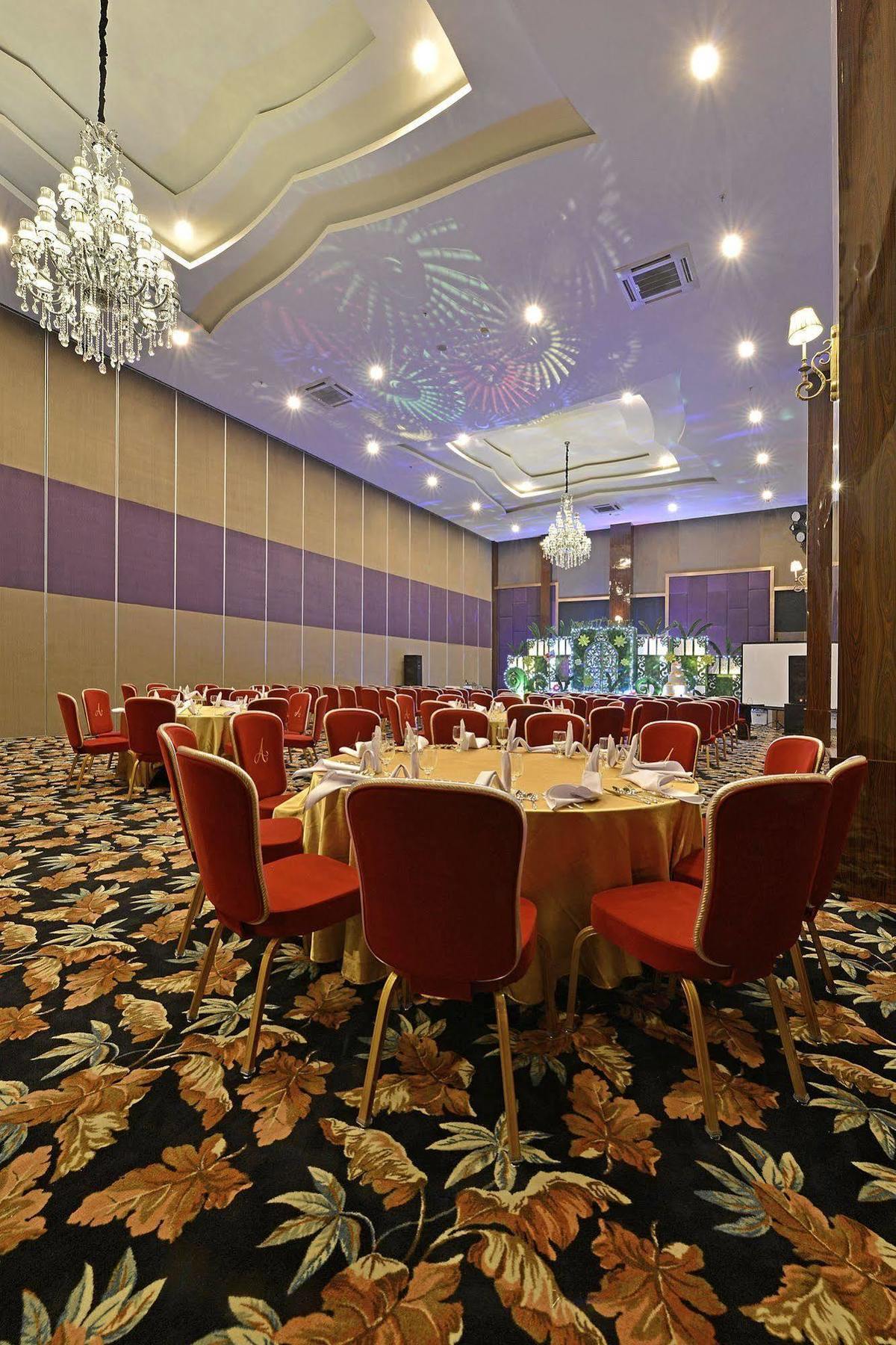 Hotel Amaroossa Grande à Bekasi Extérieur photo