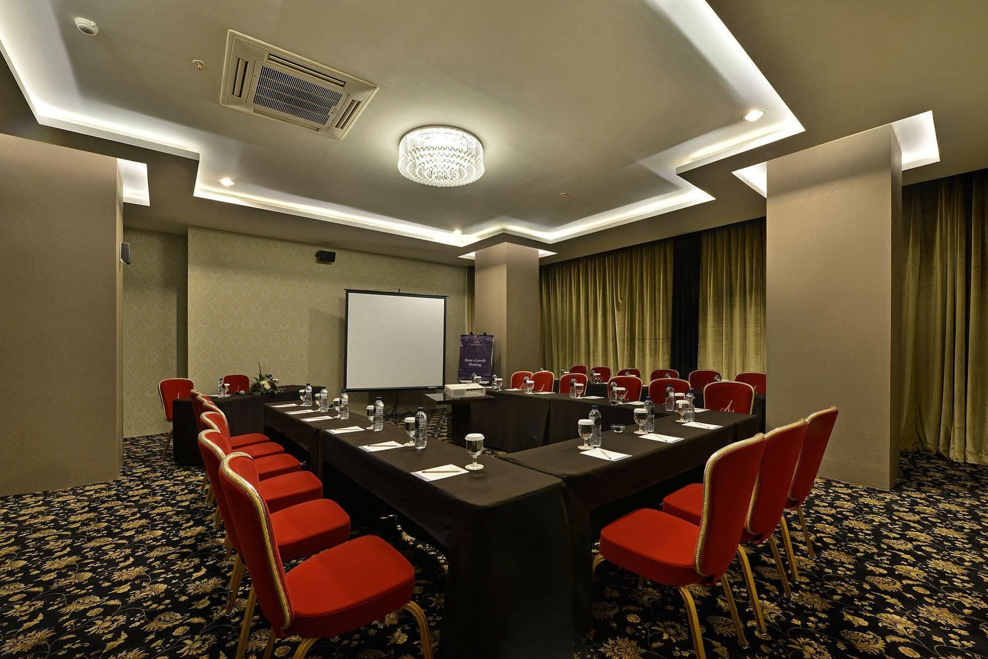 Hotel Amaroossa Grande à Bekasi Extérieur photo